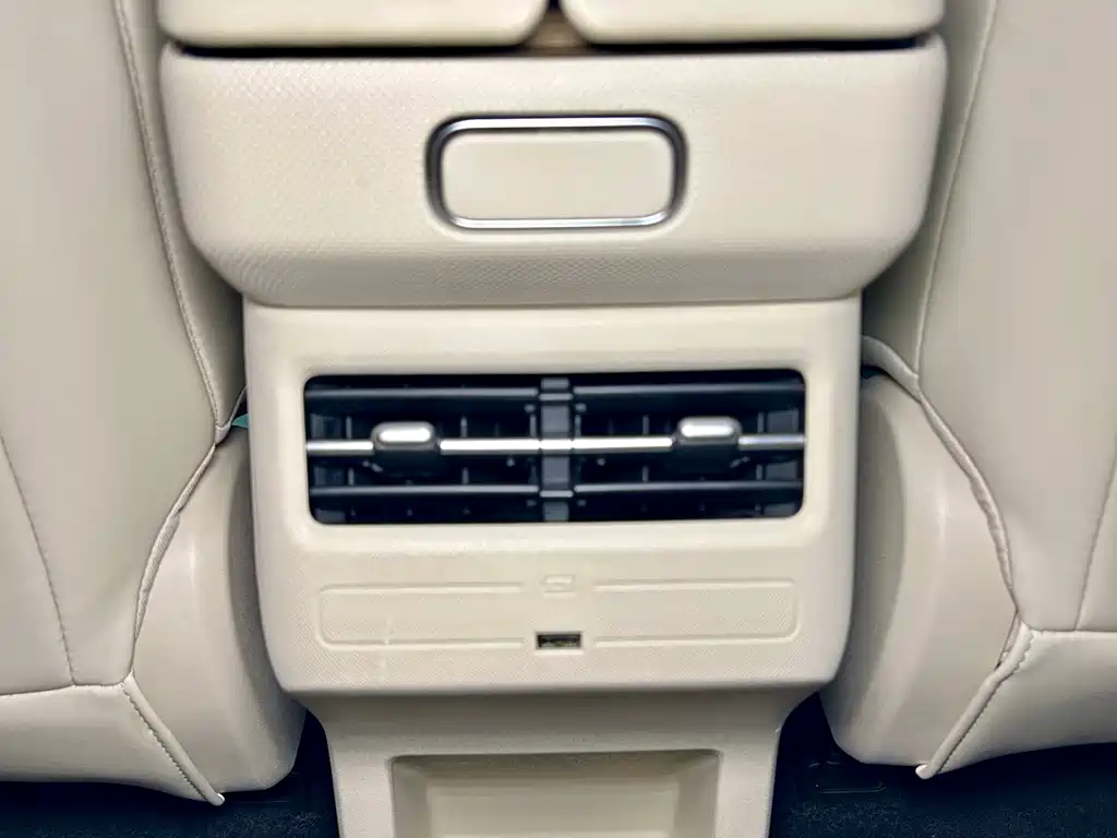 Toyota bZ3X 2025 — фото 26