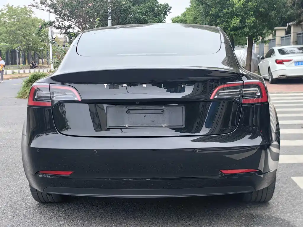 Tesla Model 3 2023 — фото 12