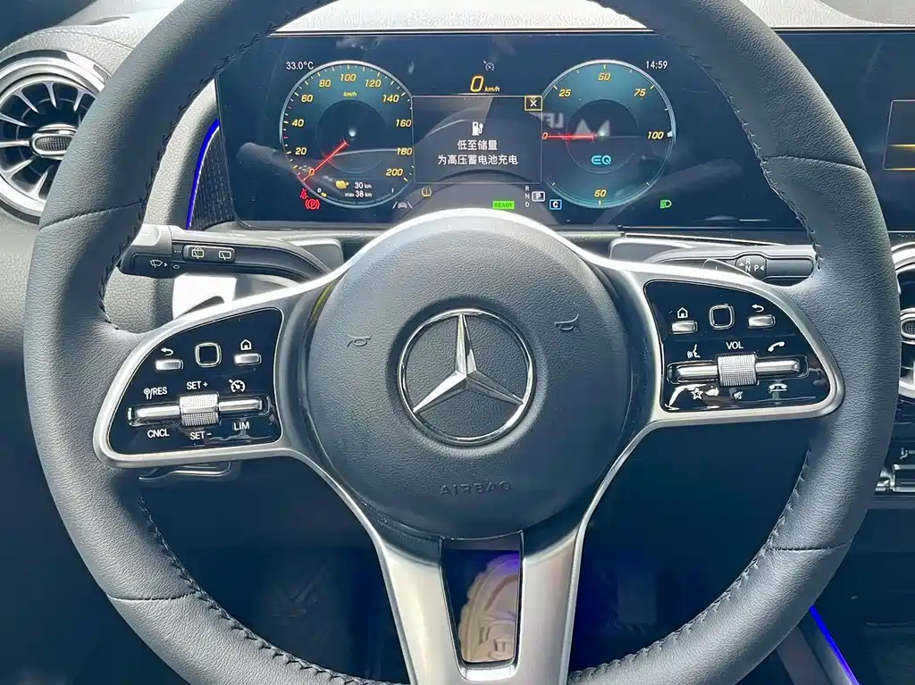 Mercedes-Benz EQB 2022 — фото 14