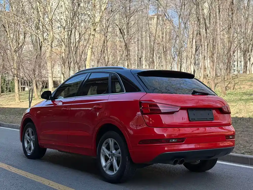 Audi Q3 2016 — фото 16