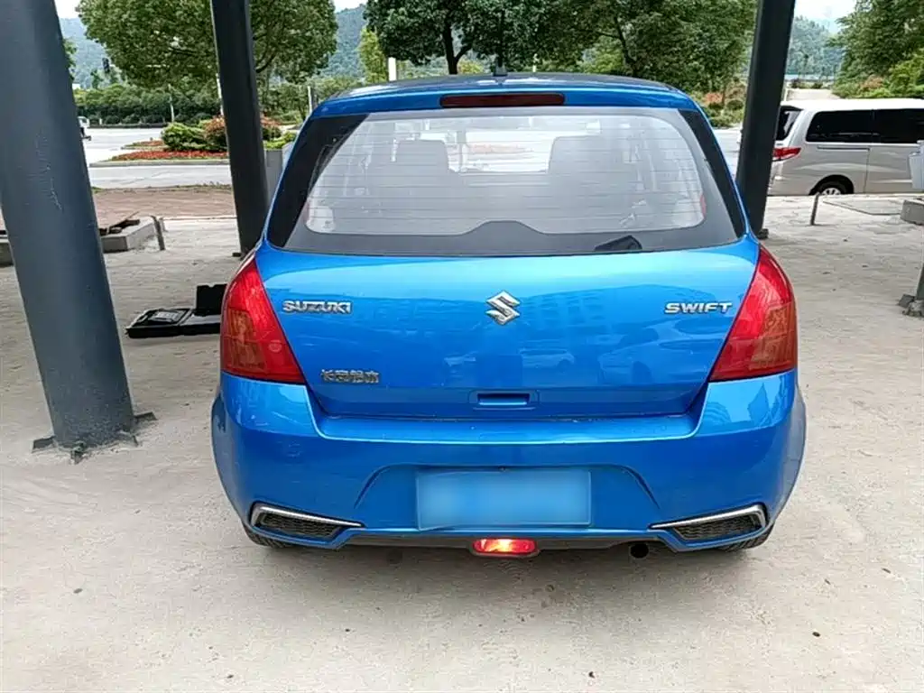 Suzuki Swift 2015 — фото 6