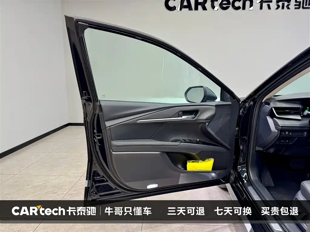 Toyota Camry 2026 — фото 18