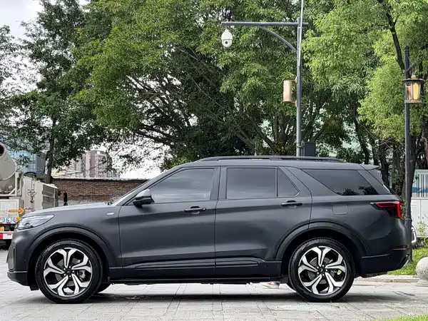 Ford Explorer 2023