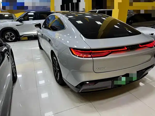 Geely Galaxy E8 2024