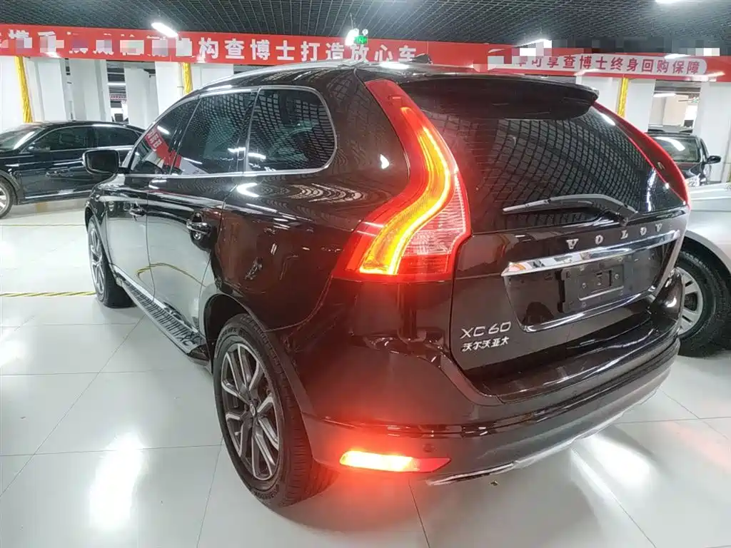 Volvo XC60 2017 — фото 23