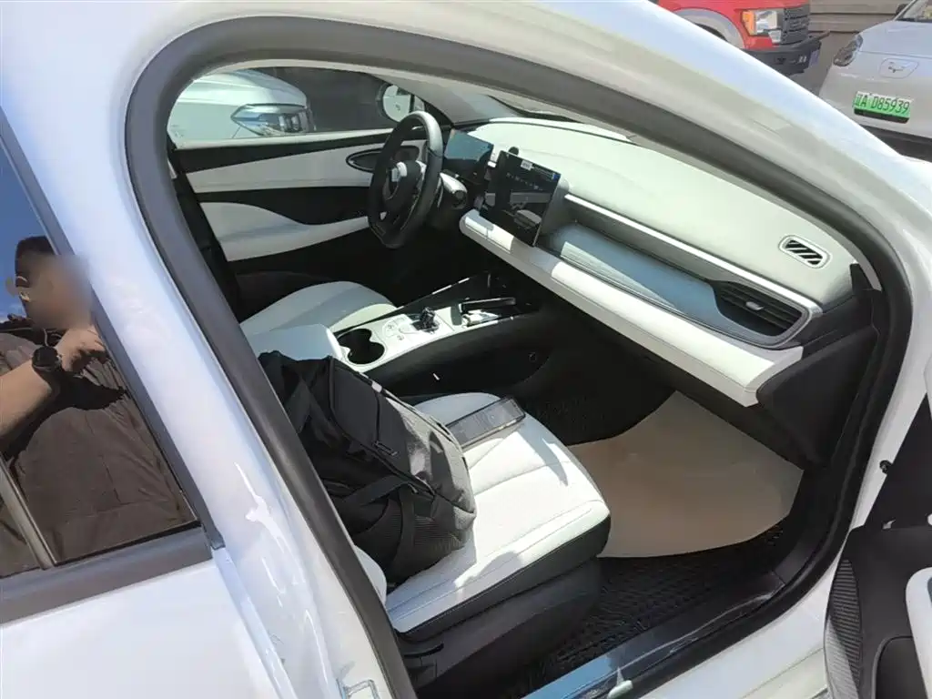 BYD Seal 05 DM-i 2025 — фото 25