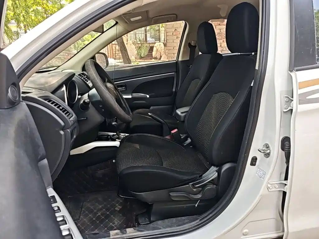 Mitsubishi ASX 2017 — фото 11