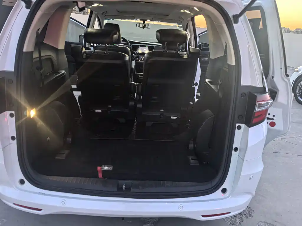 Honda Odyssey 2018 — фото 16