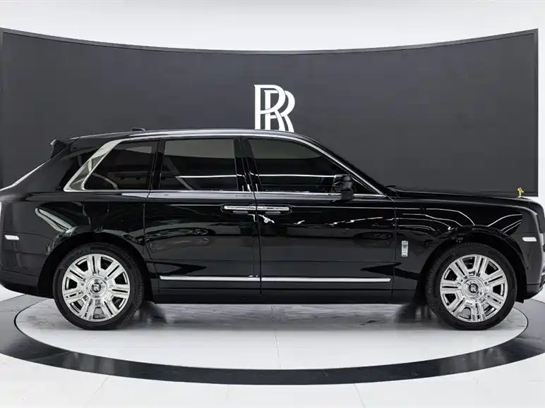 Rolls-Royce Cullinan 2021 — фото 7