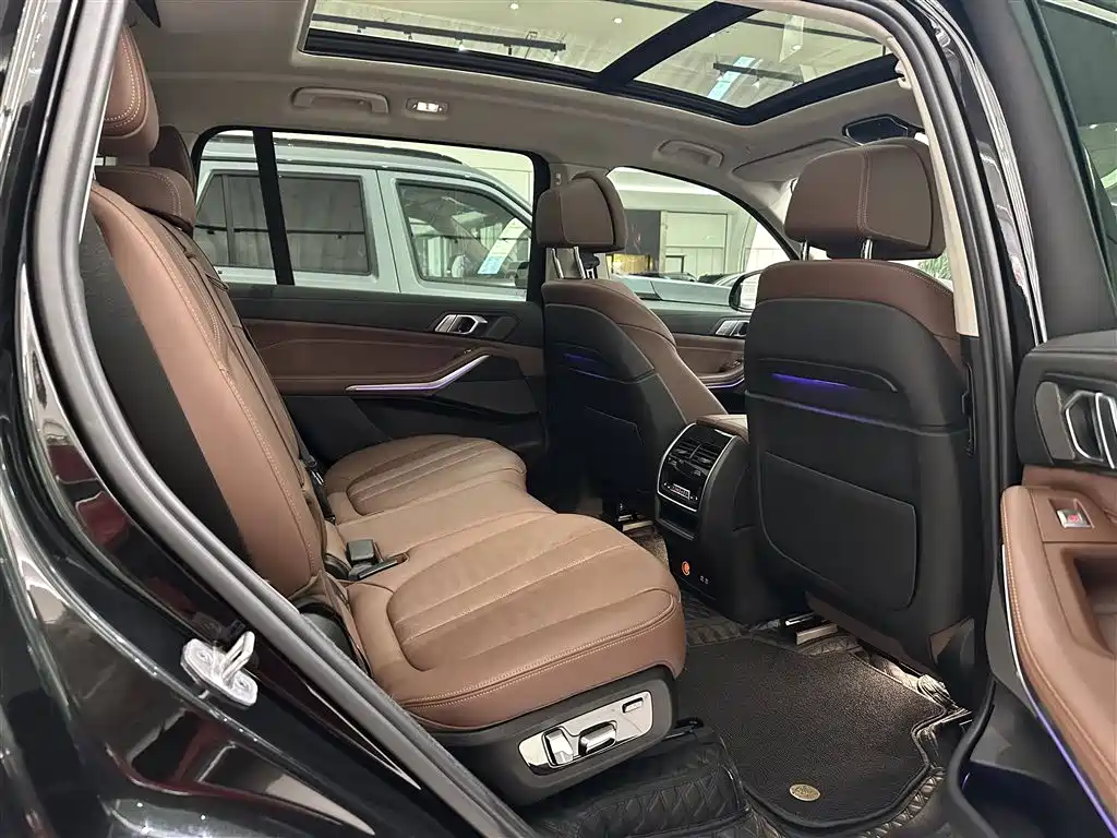 BMW X7 2022 — фото 18