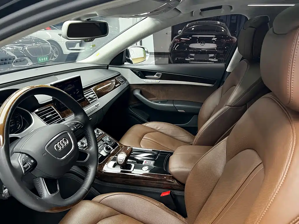 Audi A8 2014 — фото 13