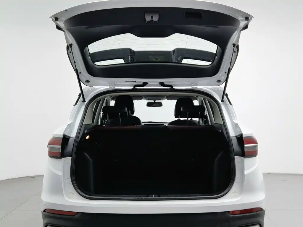 Geely Binyue 2021 — фото 16