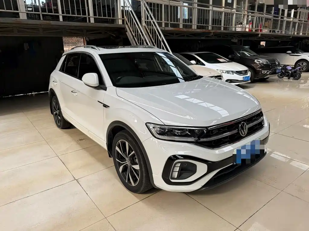 Volkswagen T-Roc 2023 — фото 3