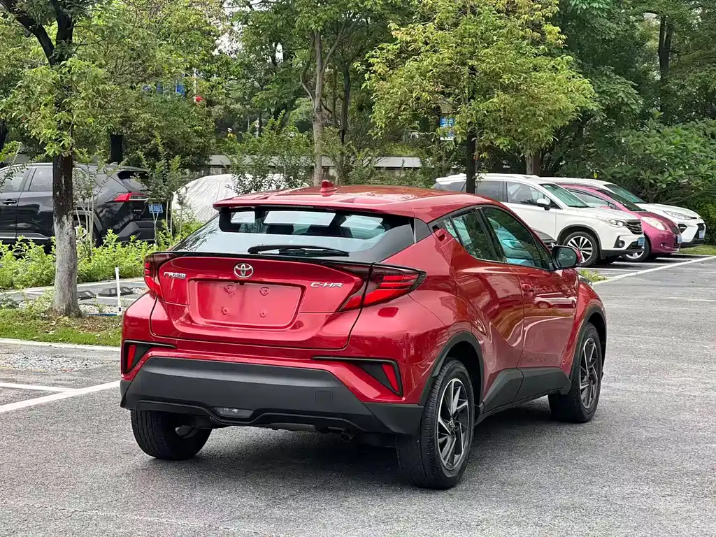 Toyota C-HR 2022 — фото 6