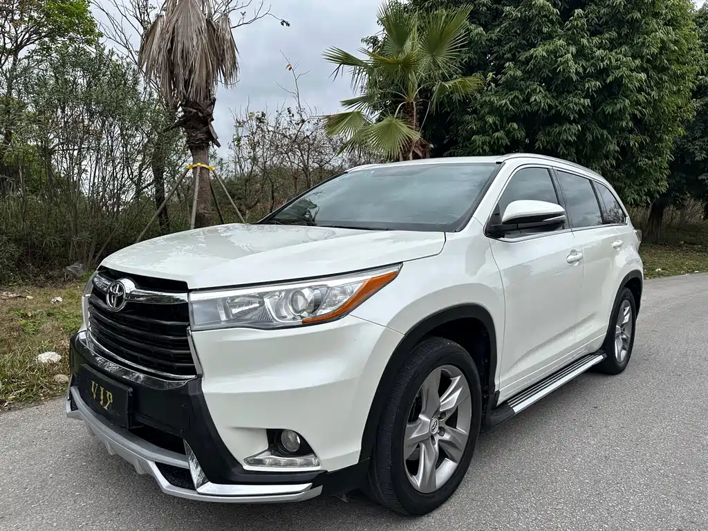 Toyota Highlander 2017 — фото 1