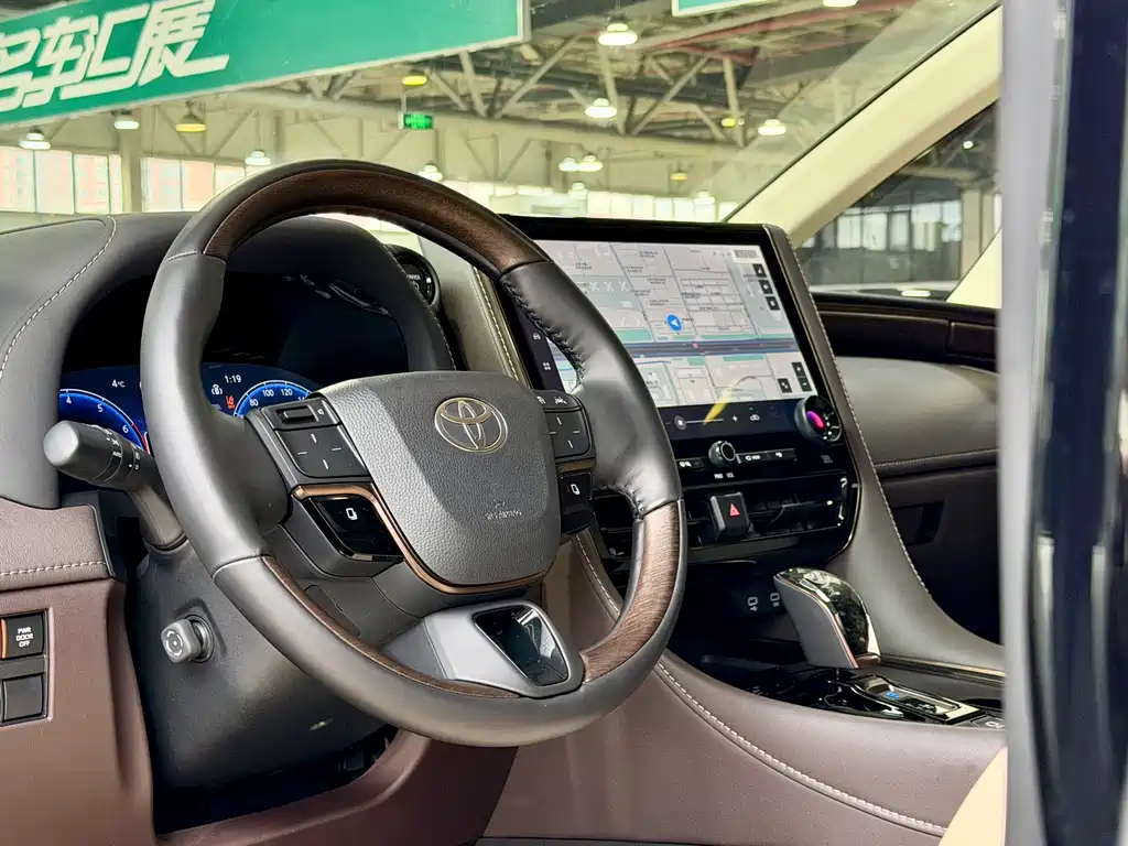 Toyota Alphard 2025 — фото 7