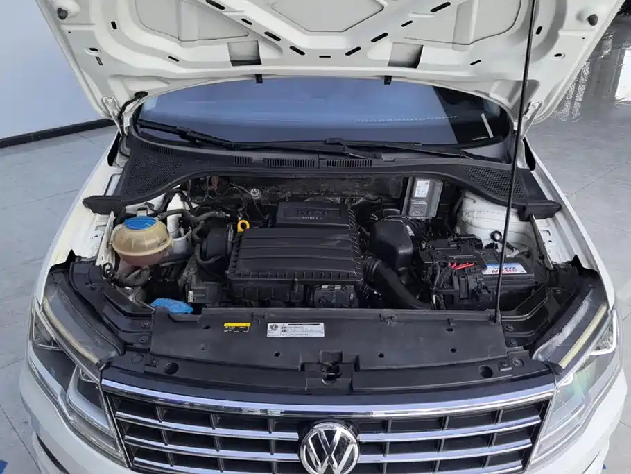 Volkswagen Jetta 2018 — фото 10
