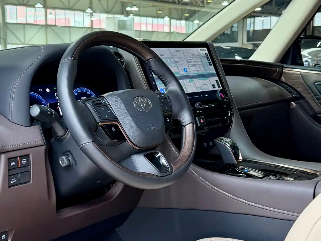 Toyota Alphard 2025 — фото 6