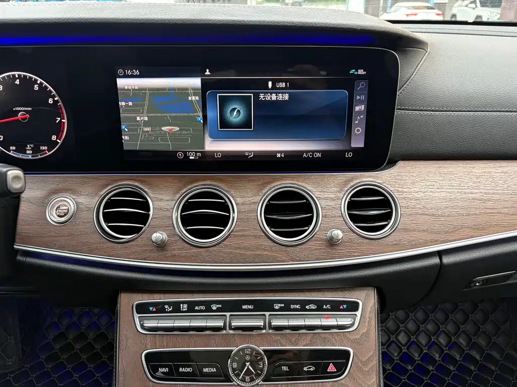 Mercedes-Benz E-Class 2019 — фото 15