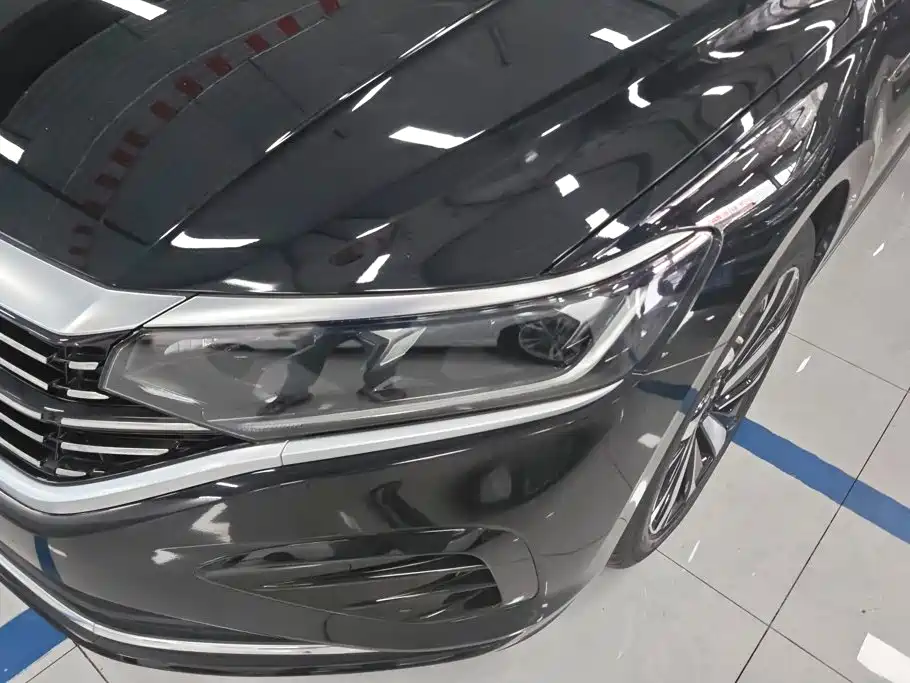 Volkswagen Passat 2022