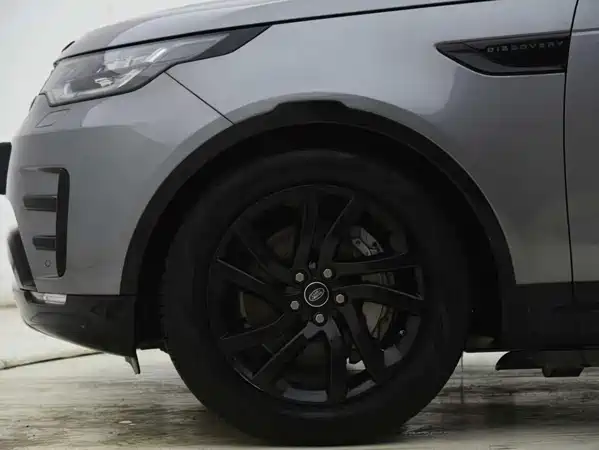 Land Rover Discovery 2021