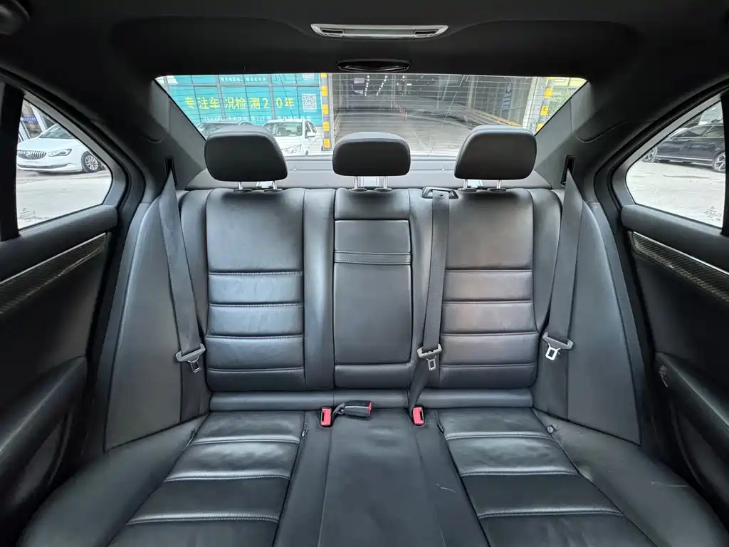Mercedes-Benz C-Class AMG 2012 — фото 18