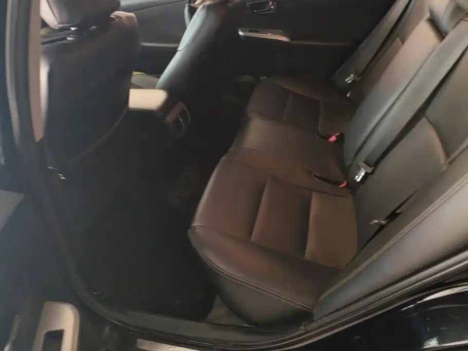 Toyota Camry 2014 — фото 11