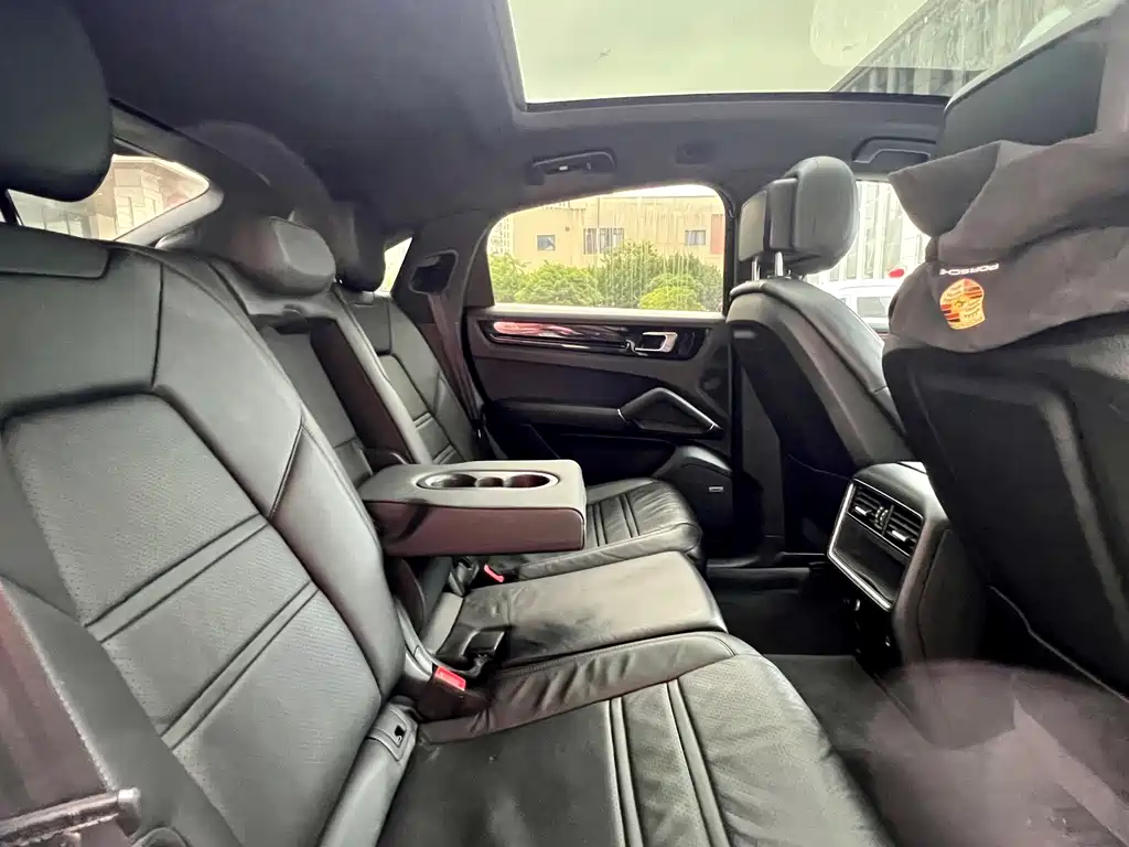 Porsche Cayenne 2019 — фото 24