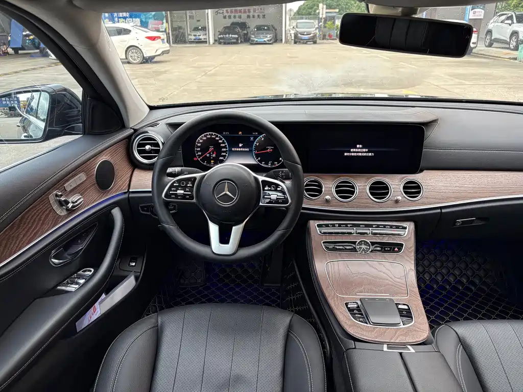 Mercedes-Benz E-Class 2019 — фото 7