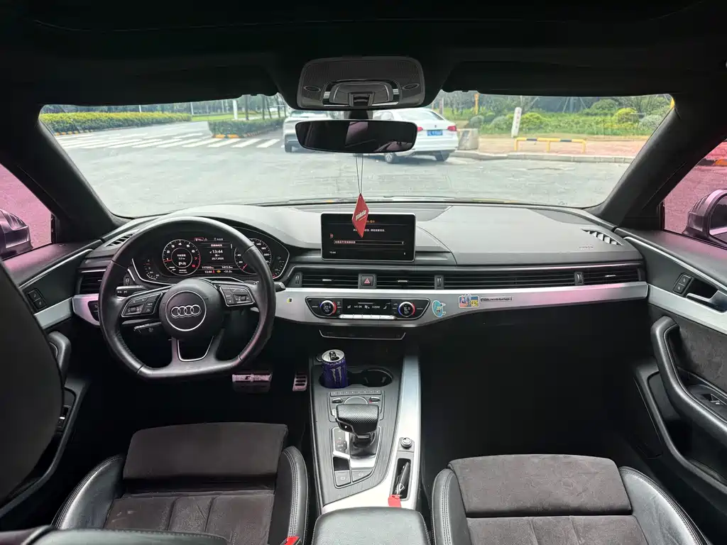 Audi A4L 2017