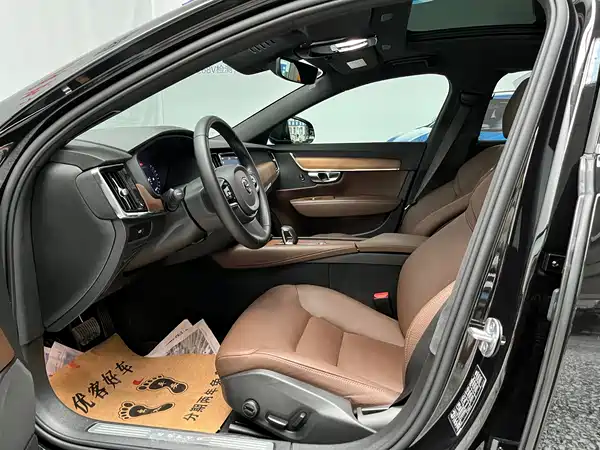 Volvo S90 2024