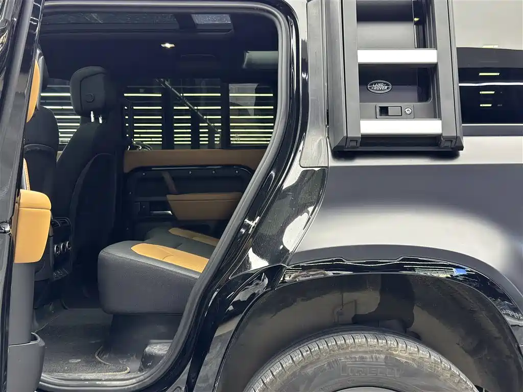 Land Rover Defender 2024 — фото 9