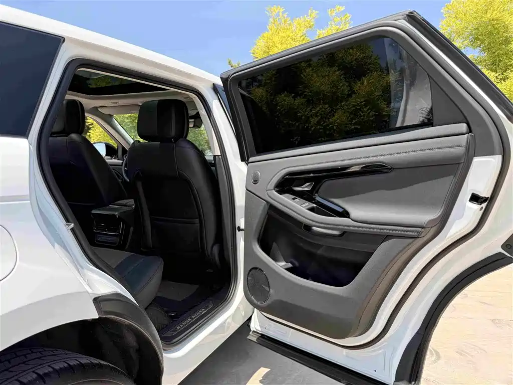 Land Rover Evoque 2024 — фото 13