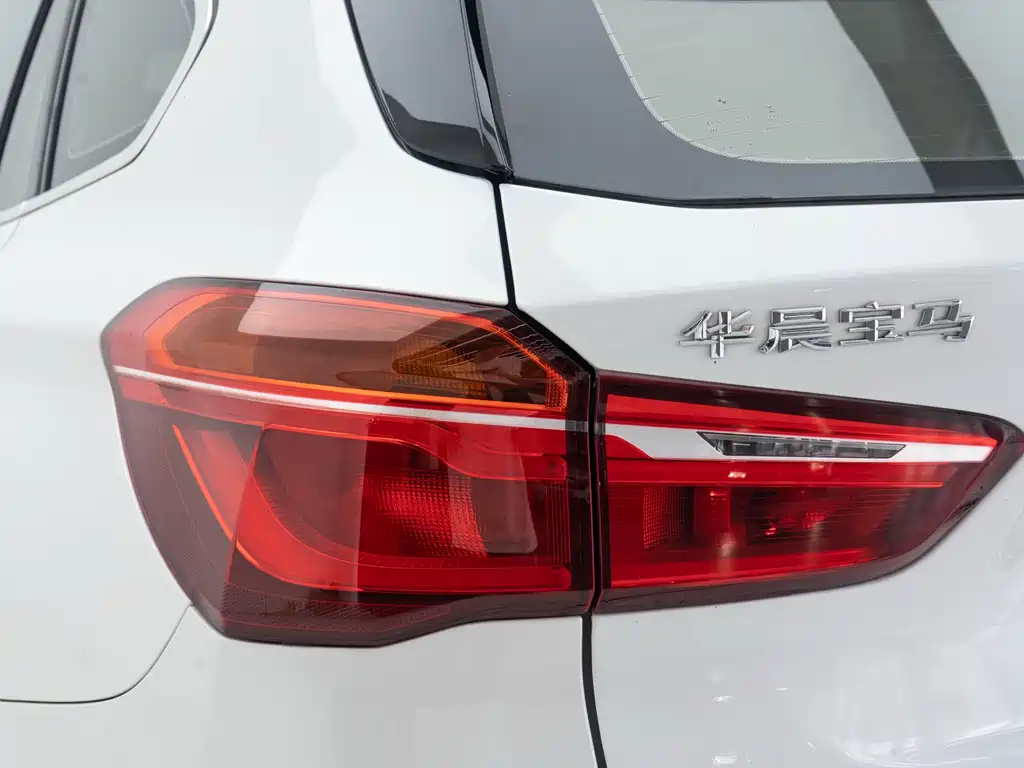 BMW X1 2019 — фото 18