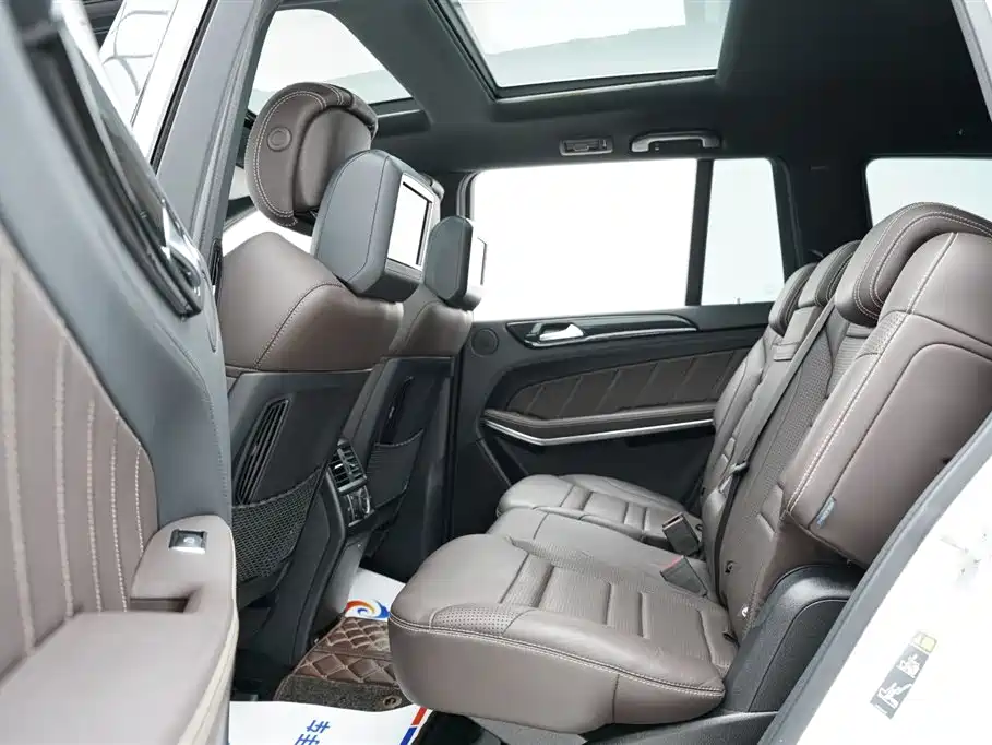 Mercedes-Benz GLS AMG 2018 — фото 13