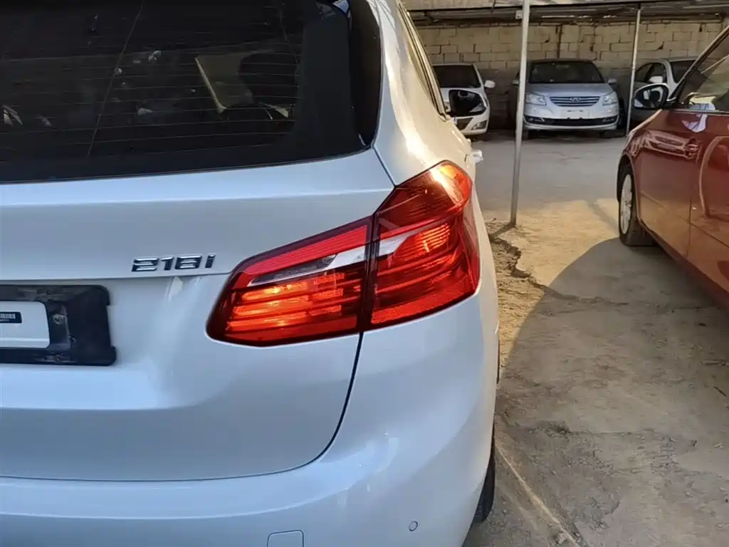 BMW 2 Series Active Tourer 2016 — фото 8