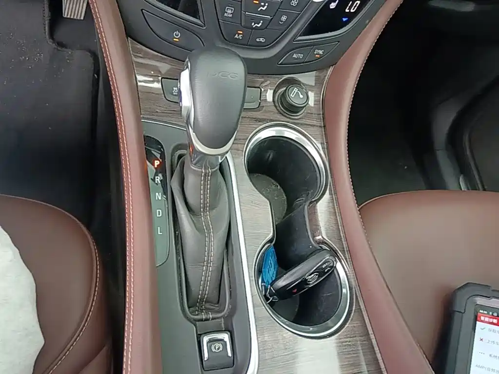 Buick Envision Plus 2017 — фото 14