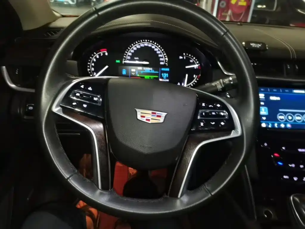 Cadillac XTS 2018 — фото 11