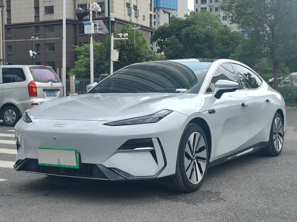 Geely Galaxy E8 2024 — фото 1