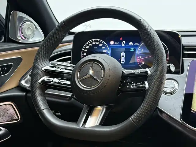 Mercedes-Benz E-Class 2024 — фото 11