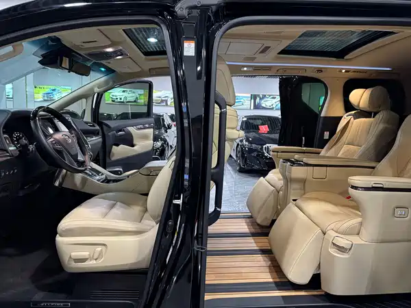 Toyota Vellfire 2019