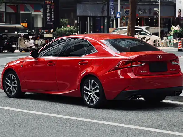 Lexus IS 2017
