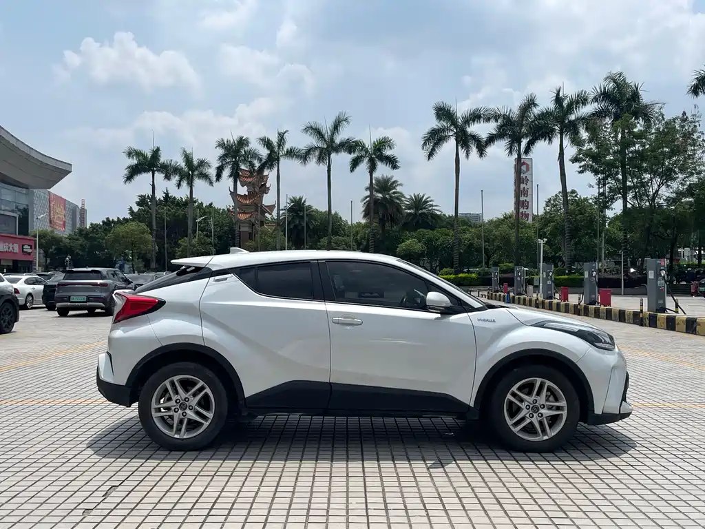 Toyota C-HR 2023
