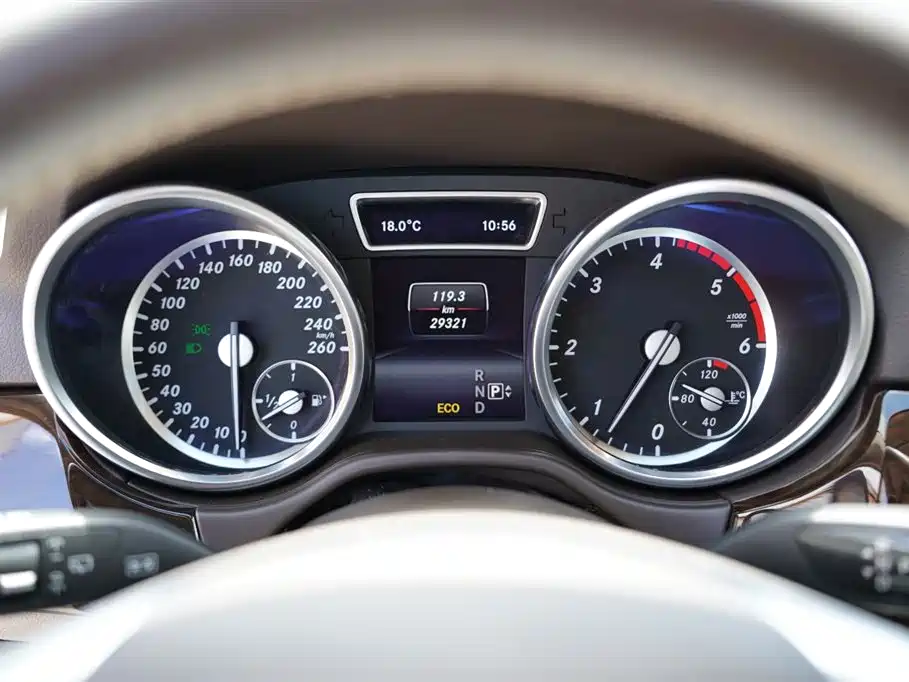 Mercedes-Benz M-Class 2015 — фото 28