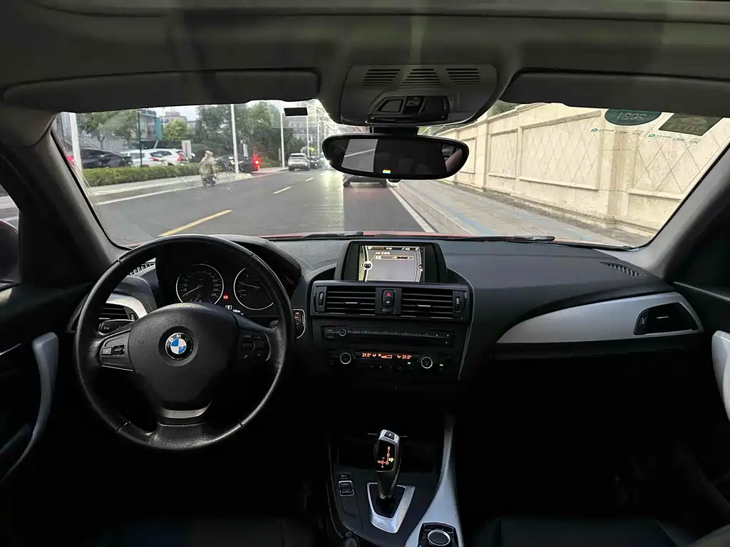 BMW 1 Series 2012 — фото 8
