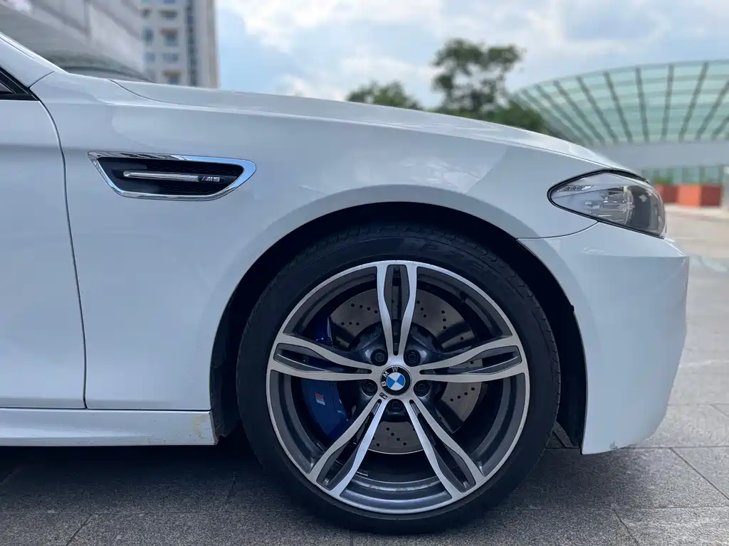 BMW M5 2012 — фото 4