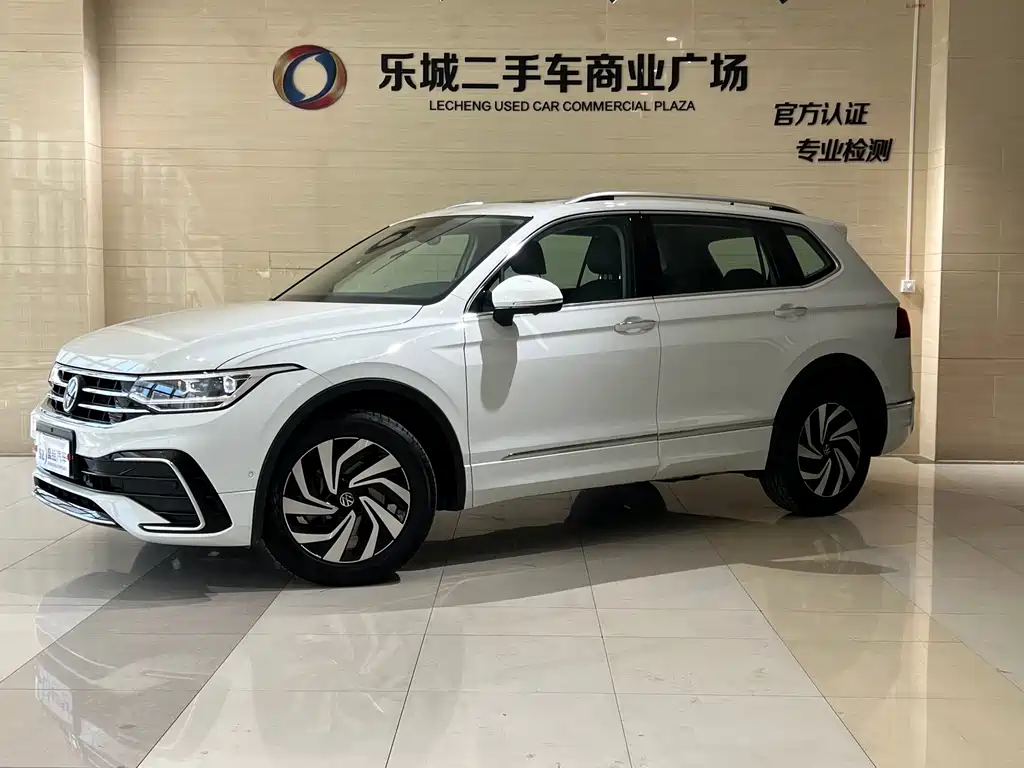 Volkswagen Tiguan L 2024 — фото 1