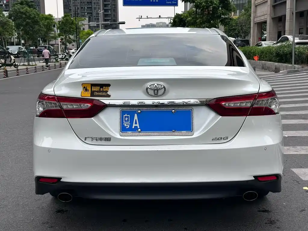 Toyota Camry 2021 — фото 8