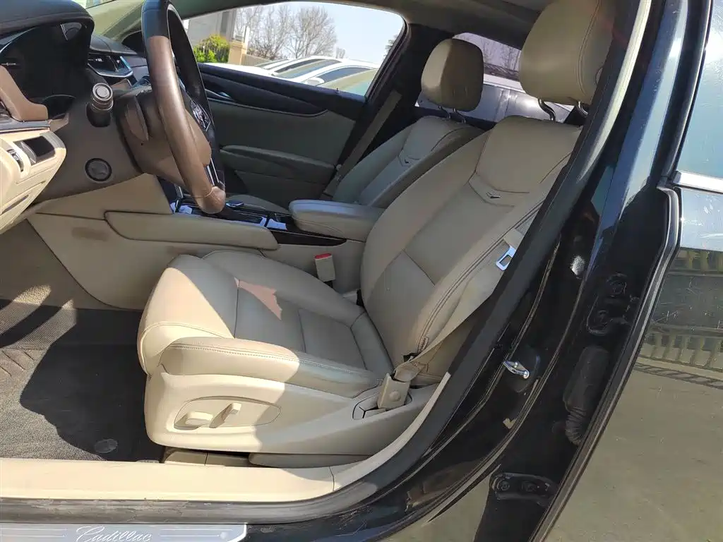 Cadillac XTS 2015 — фото 11