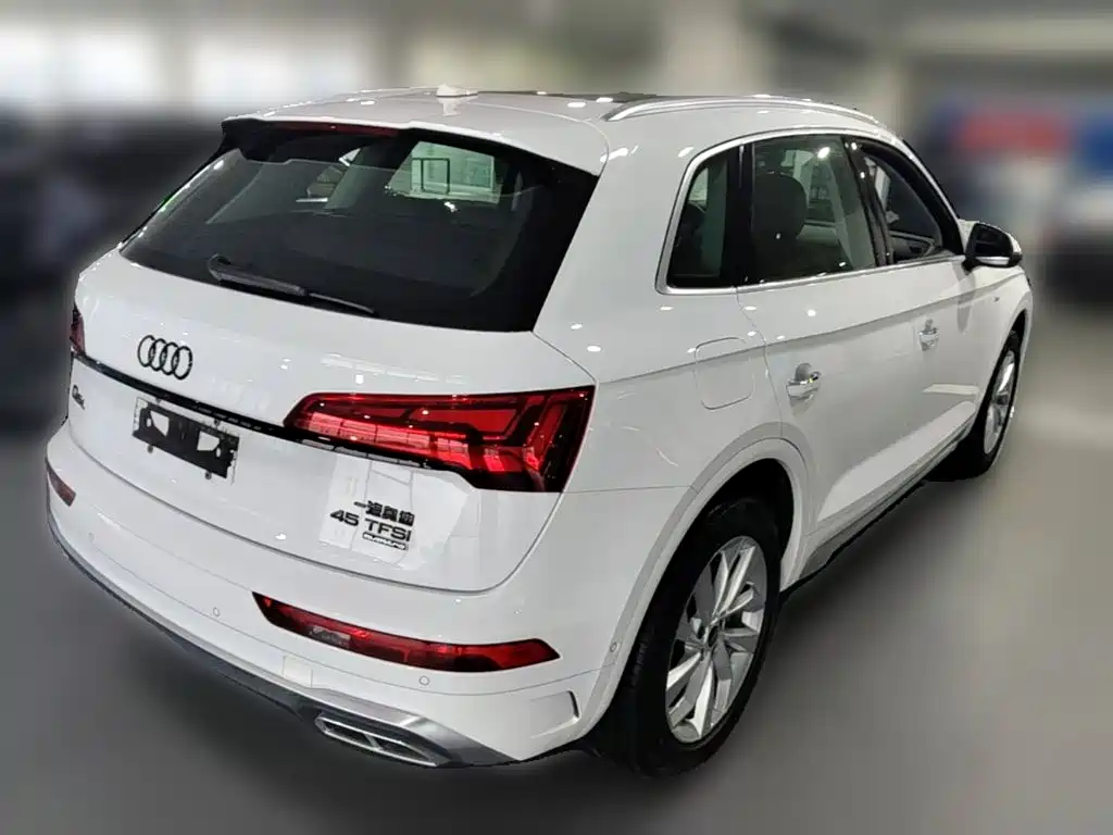Audi Q5L 2022 — фото 12